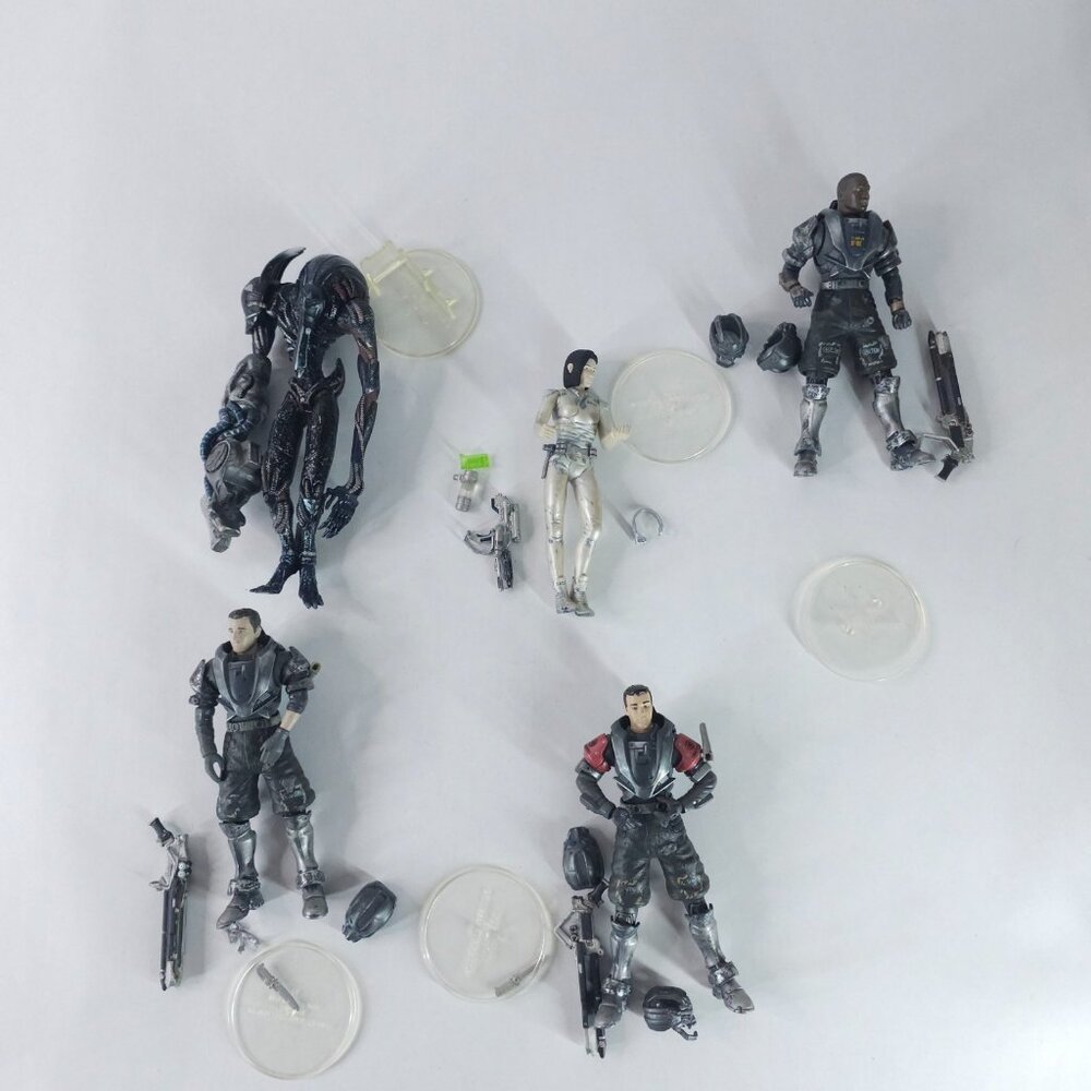 Vintage Final Fantasy Spirits Within Action Figure Set of 5 Bandai 2000 Phantom